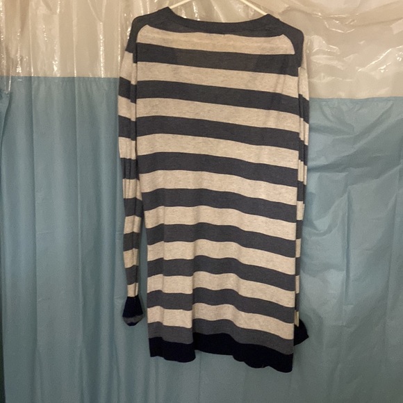 Old navy stripe cardigan - Picture 2 of 4